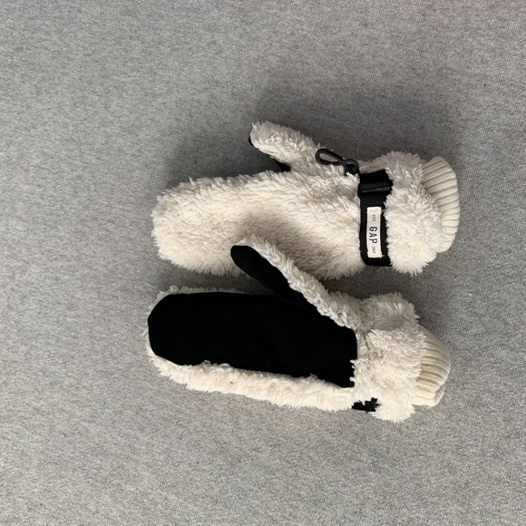 Girls Faux Fur/Fleece Mittens - Picture 2 of 6